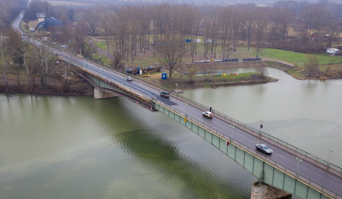 Garanciális javítási munkák a Tisza -hídon