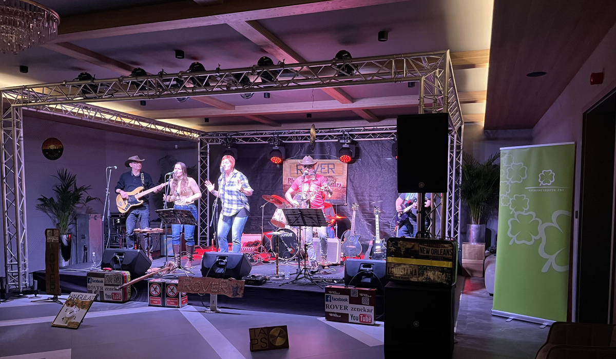 Keresztúri esték – közösség, kultúra a Henye Borbárban, Bodrogkeresztúron